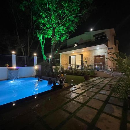 Lavish Villa - 3 Bhk Pool With Lawn Лонавала Екстериор снимка
