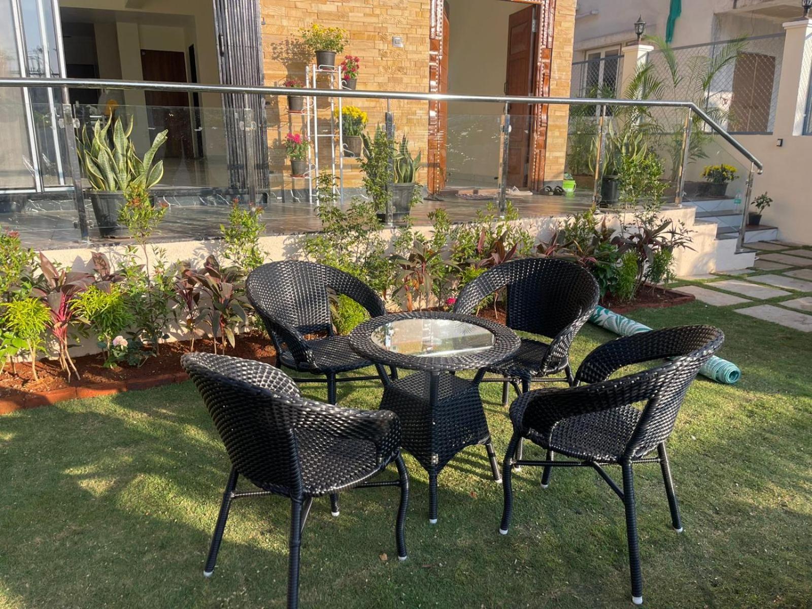 Lavish Villa - 3 Bhk Pool With Lawn Лонавала Екстериор снимка